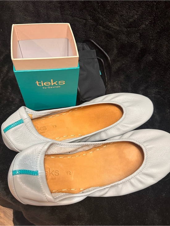 Tieks Shoes - Tieks Women's Light Gray Leather Ballet Flats with Teal Accent